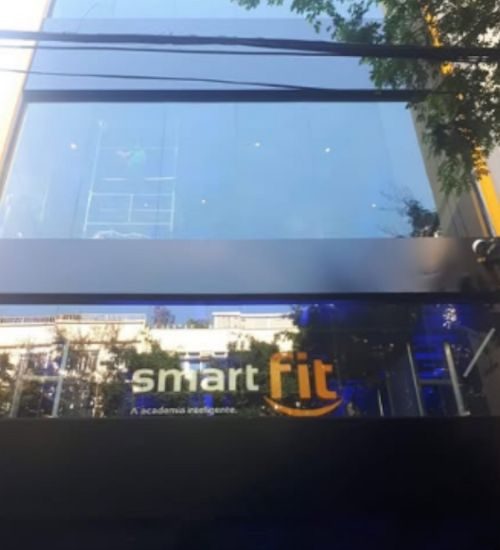 fachada academia smartfit vidraçaria davidros faxada
